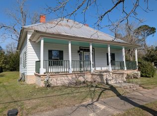 5443 10th St, Malone, FL 32445