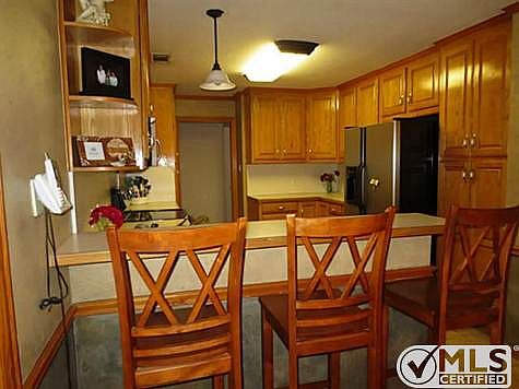 5th image of 701 W Park Dr