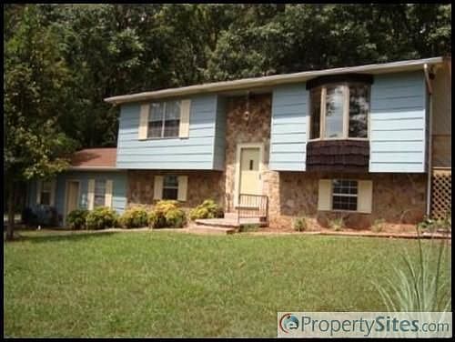 3rd image of 285 Cherokee Cir