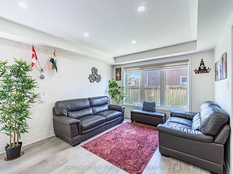 26 Robert Parkinson Dr — Photo 6