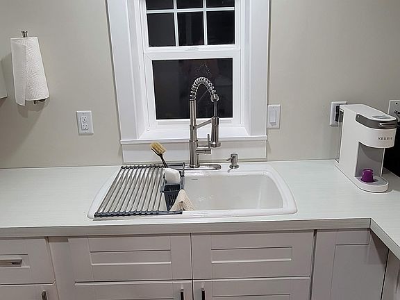 5th image of 416B E 28th St