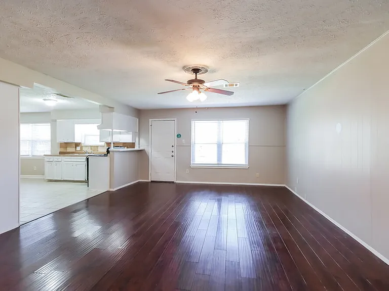 502 Hildred Ave — Photo 3