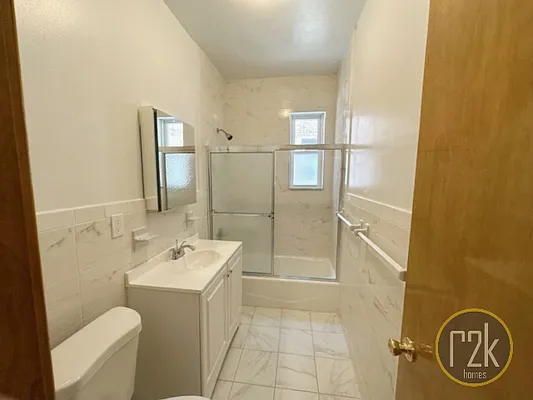 Rented by Realty 2000 Corp | media 12