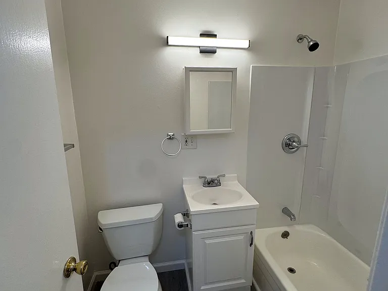 701 9th Ave #8 — Photo 10