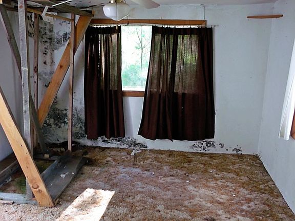 3rd image of 5298 Spruce Dr