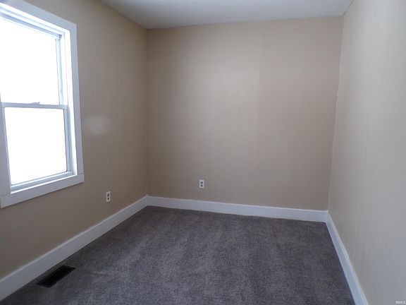 5th image of 327 W Thornton St