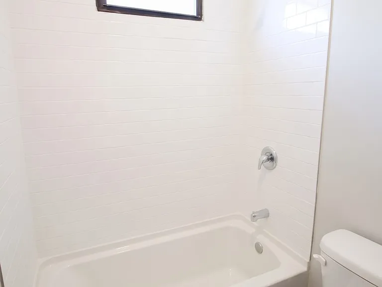 4200-08 N Milwaukee Ct — Photo 11