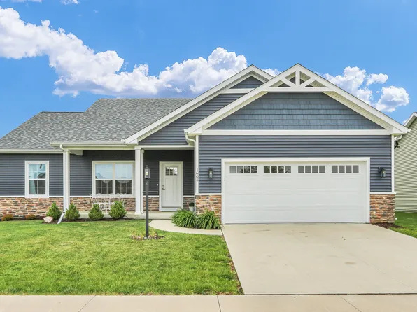 1608 E Horizon Ln, Urbana, IL 61802