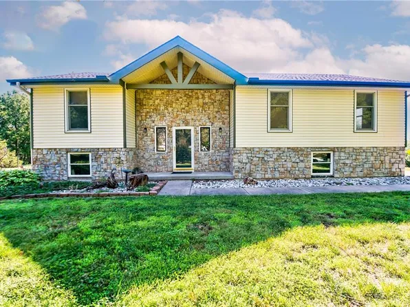 21301 S Shelby Ln, Belton, MO 64012