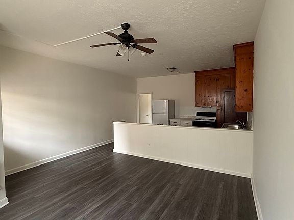 3rd image of 21 Washington Ave #21