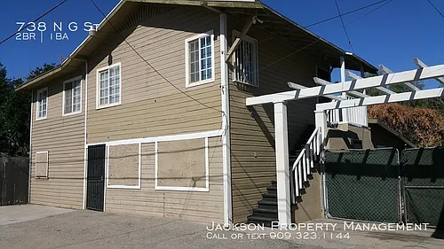 738 N G St Photo 1