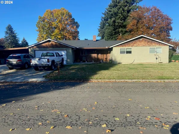 8508 NE 57th St, Vancouver, WA 98662