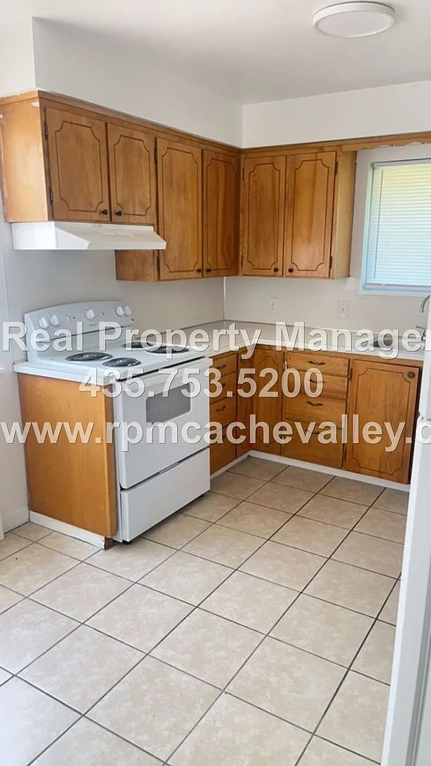 420 1/2 N 200 W # 1-4 — Photo 2
