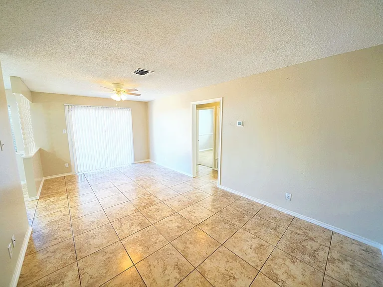 225 Linda Ct — Photo 7