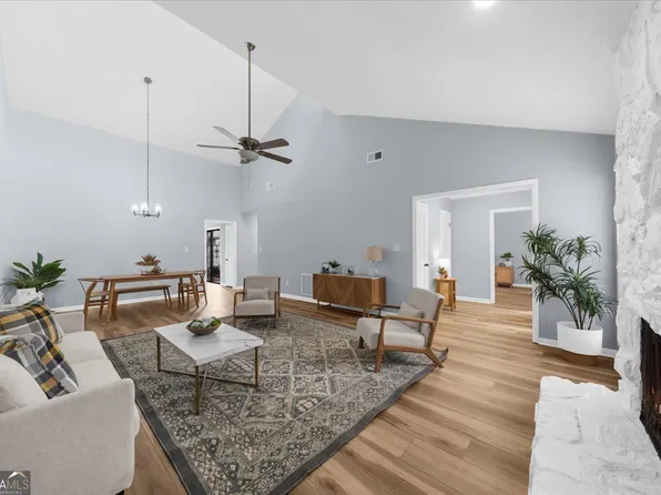 688 Serramonte Dr, Marietta, GA 30068