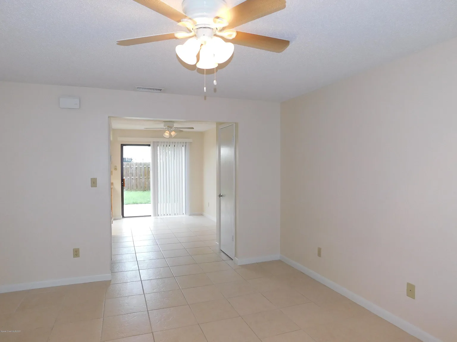 2 bed, 1.5 bath, 992 sqft, $1,800 — Photo 4