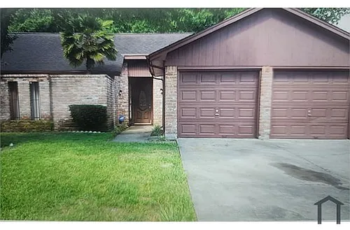 3906 Glen Cove Cir Photo 1