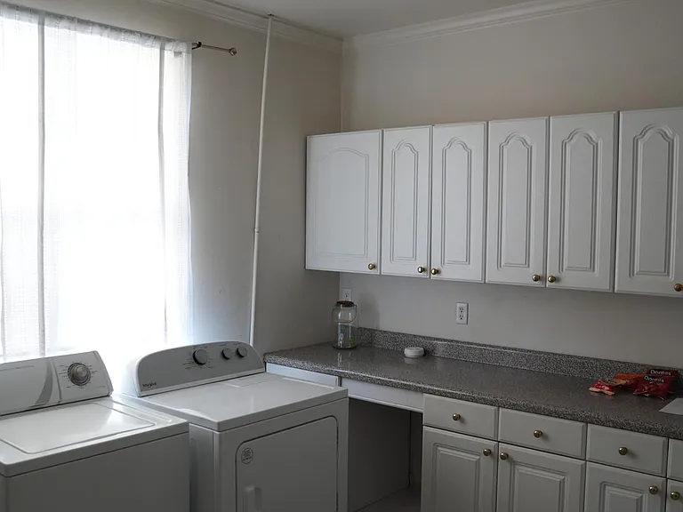 2234 Cambronne St — Photo 8