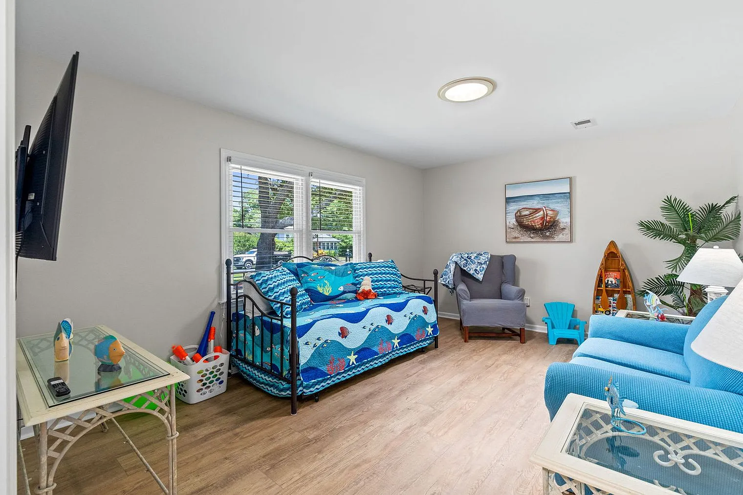 4 bed, 2.0 bath, 1646 sqft, $4,477 — Photo 3