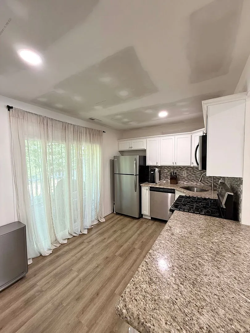 2 BR 1 BA Galloway Townhome — Photo 3