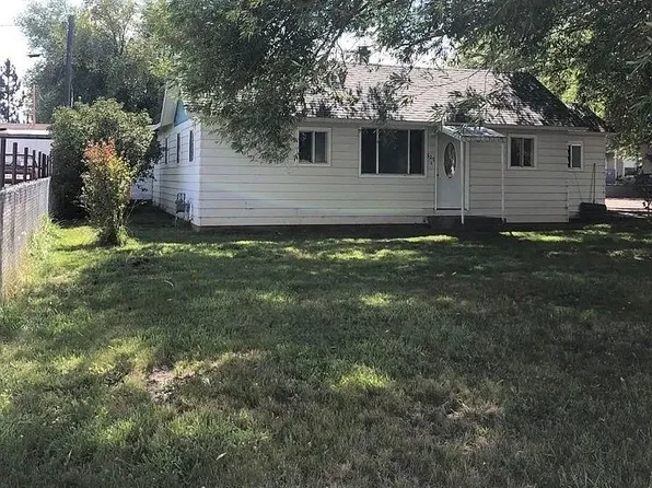 527 W 2nd St, Mountain View, WY 82939