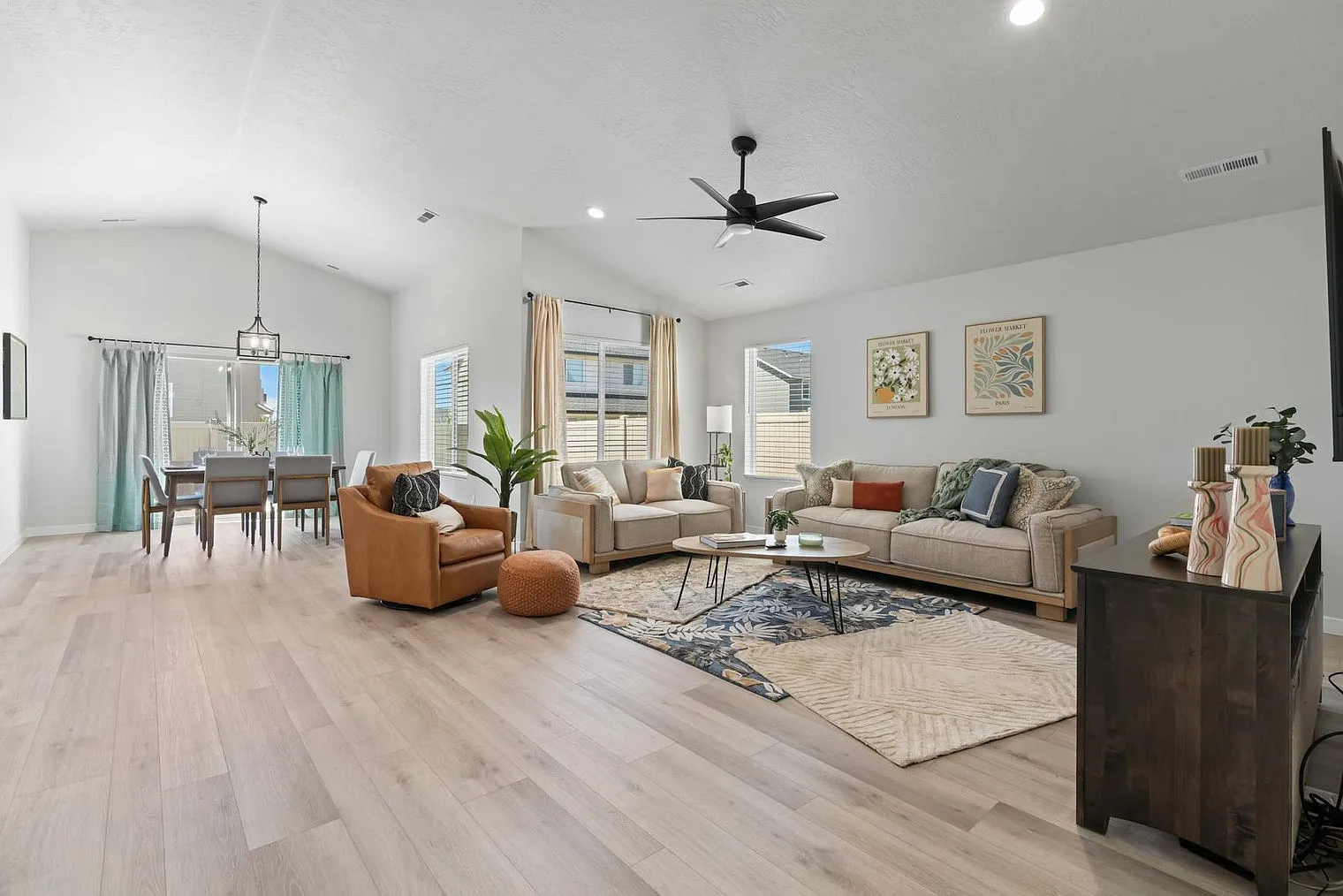 4 bed, 2.0 bath, 2195 sqft, $7,117 — Photo 3