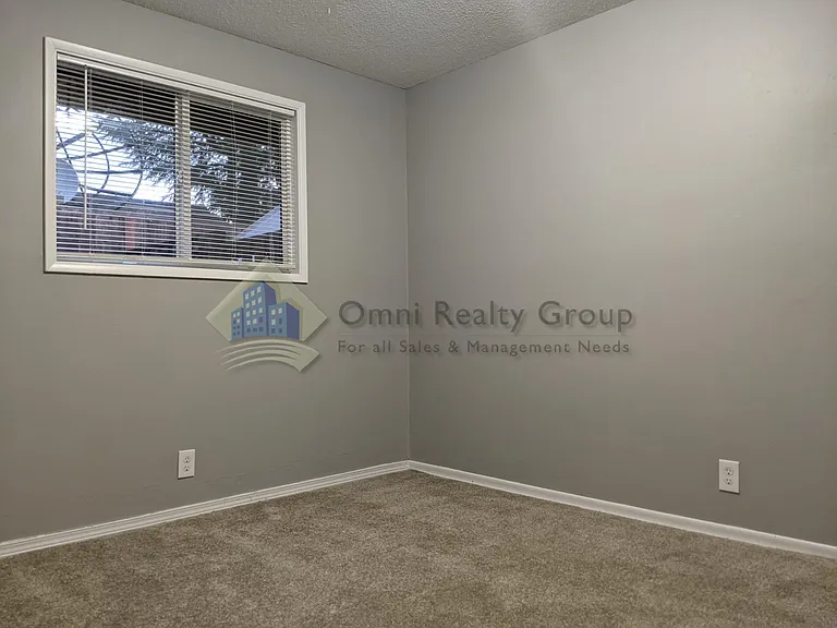 882 SE 11th Ave #6 — Photo 5