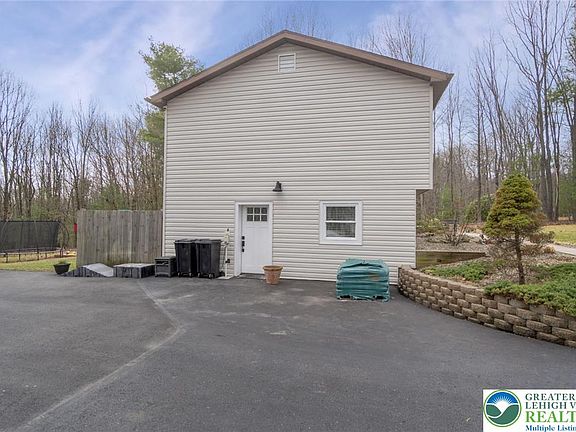 5th image of 240 Horseshoe Dr