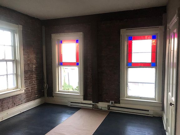 4th image of 1098 Livingston St #1
