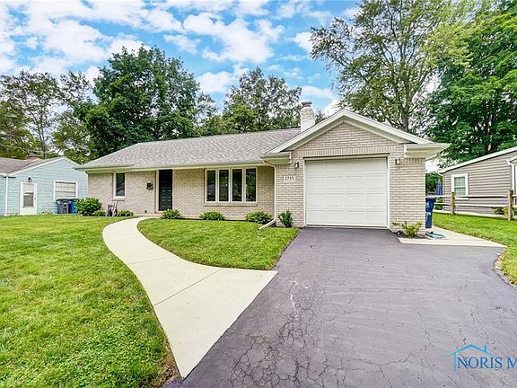3rd image of 2735 E Rockridge Cir