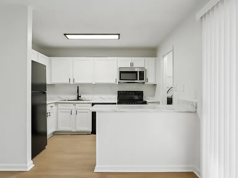 ReNew Chastain — Photo 4