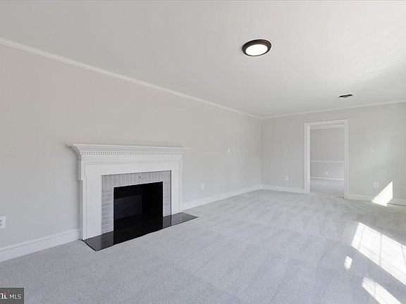 3rd image of 201 Wilderness Ln