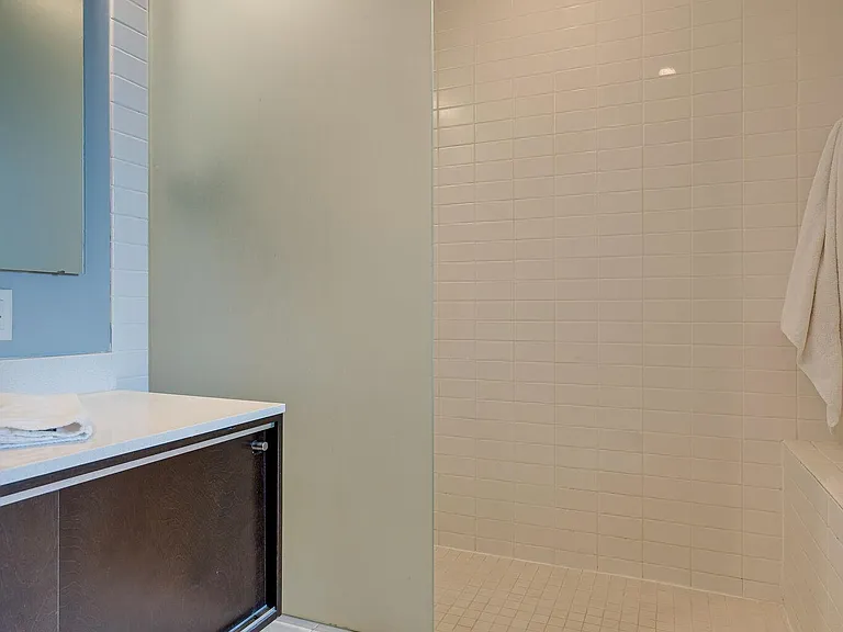 2115 Yeaman Pl #203 — Photo 25