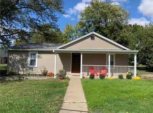 374 W Main St, Warrensburg, IL 62573