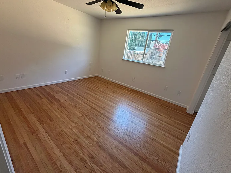 8762 Kurts Ct — Photo 7