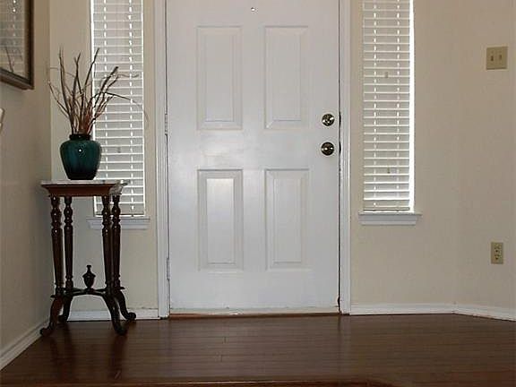 4th image of 6805 Driffield Cir W