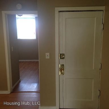 2nd image of 1530 Concordia Ave