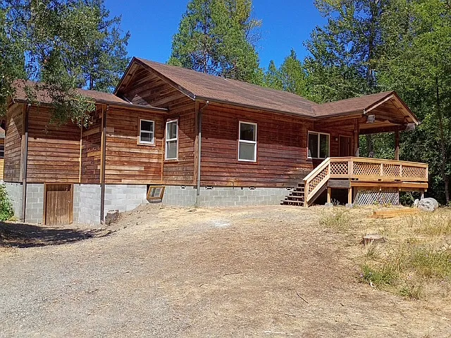 18022 Redwood Hwy #18022 — Photo 1