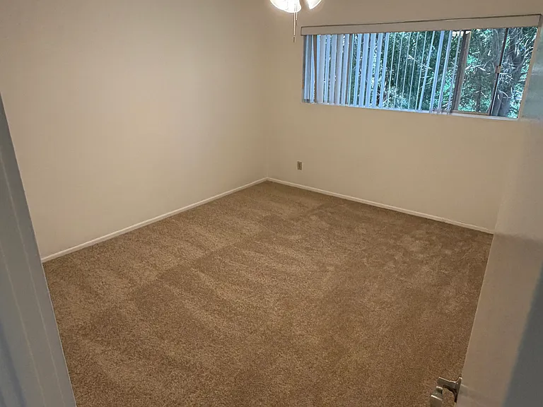 4444 Whitsett — Photo 16