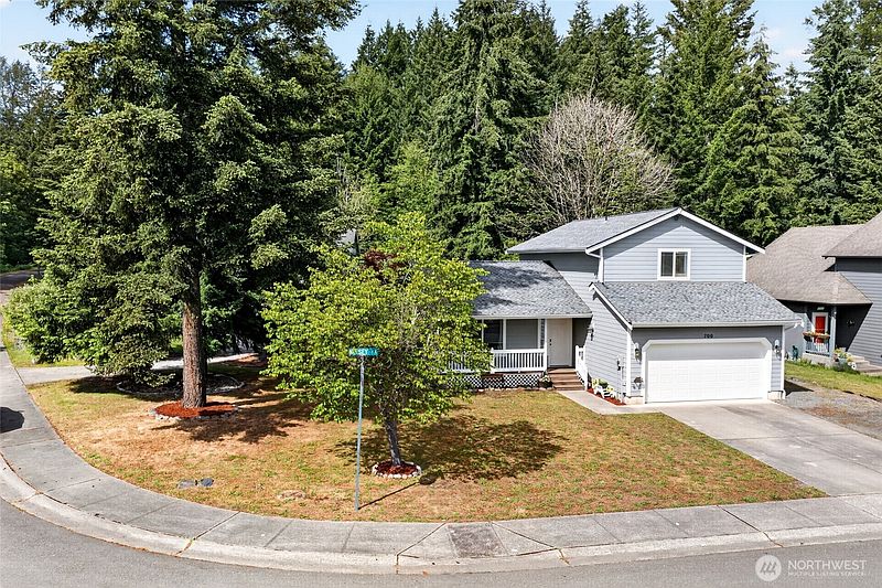 2nd image of 700 Kelsey Lane E