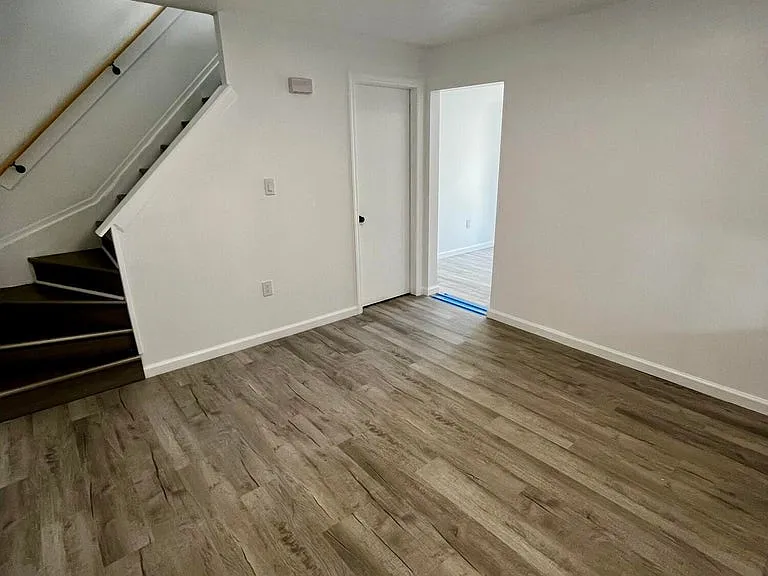 177 E Union St — Photo 3