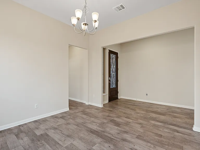2428 Granite Hill Dr — Photo 15