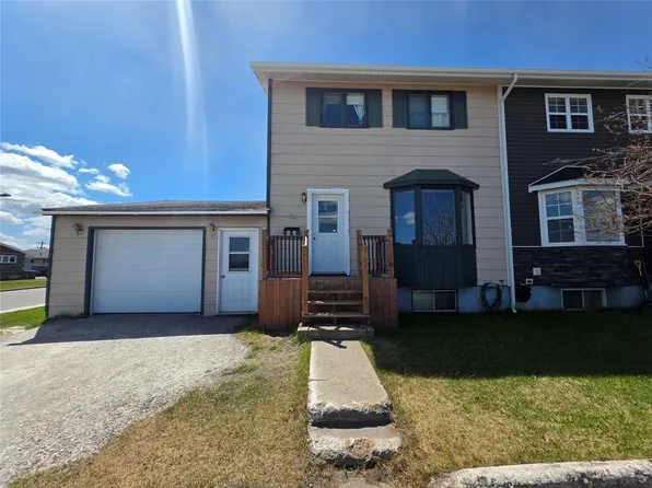 2 Embassy Avenue, Labrador City, NL A2V2X1