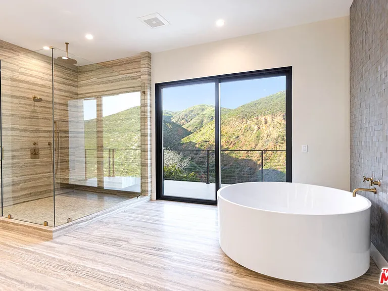 5366 Horizon Dr — Photo 10