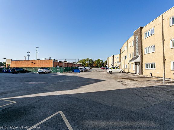 3rd image of 8608 W 95th Pl APT 103