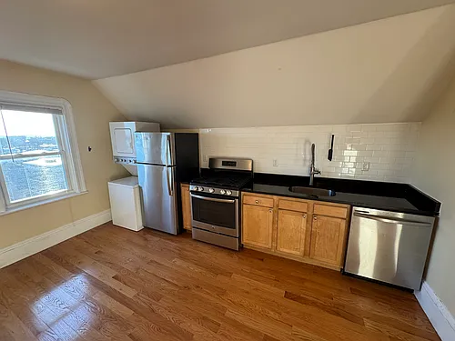 52 Lowell St Photo 1