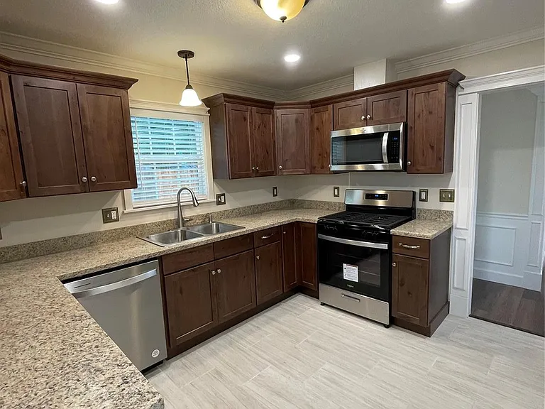 602 N Michigan Ave — Photo 15