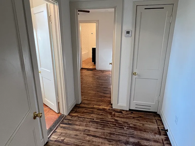 517 W Maple St — Photo 8