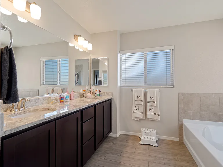 4215 Tinker Dr — Photo 13