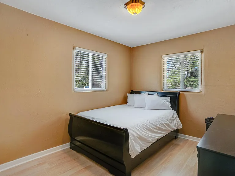 2518 Cagua Dr NE — Photo 10